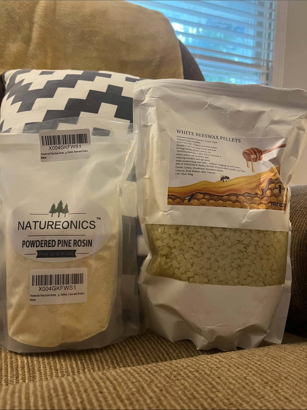 Powdered Pine Rosin & White Beeswax Pellets - Natural Cream